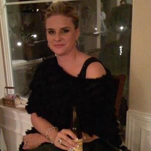 Meet your Posher, Kira